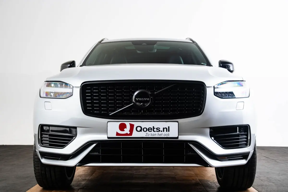 2.0 T8 Recharge AWD R-Design Panoramadak - Trekhaak - B&W - Luchtvering - Head up - achterbank verwarmd - Visual Park Assist - Parkeerverwarming met timer - Verwarmbaar stuurwiel -