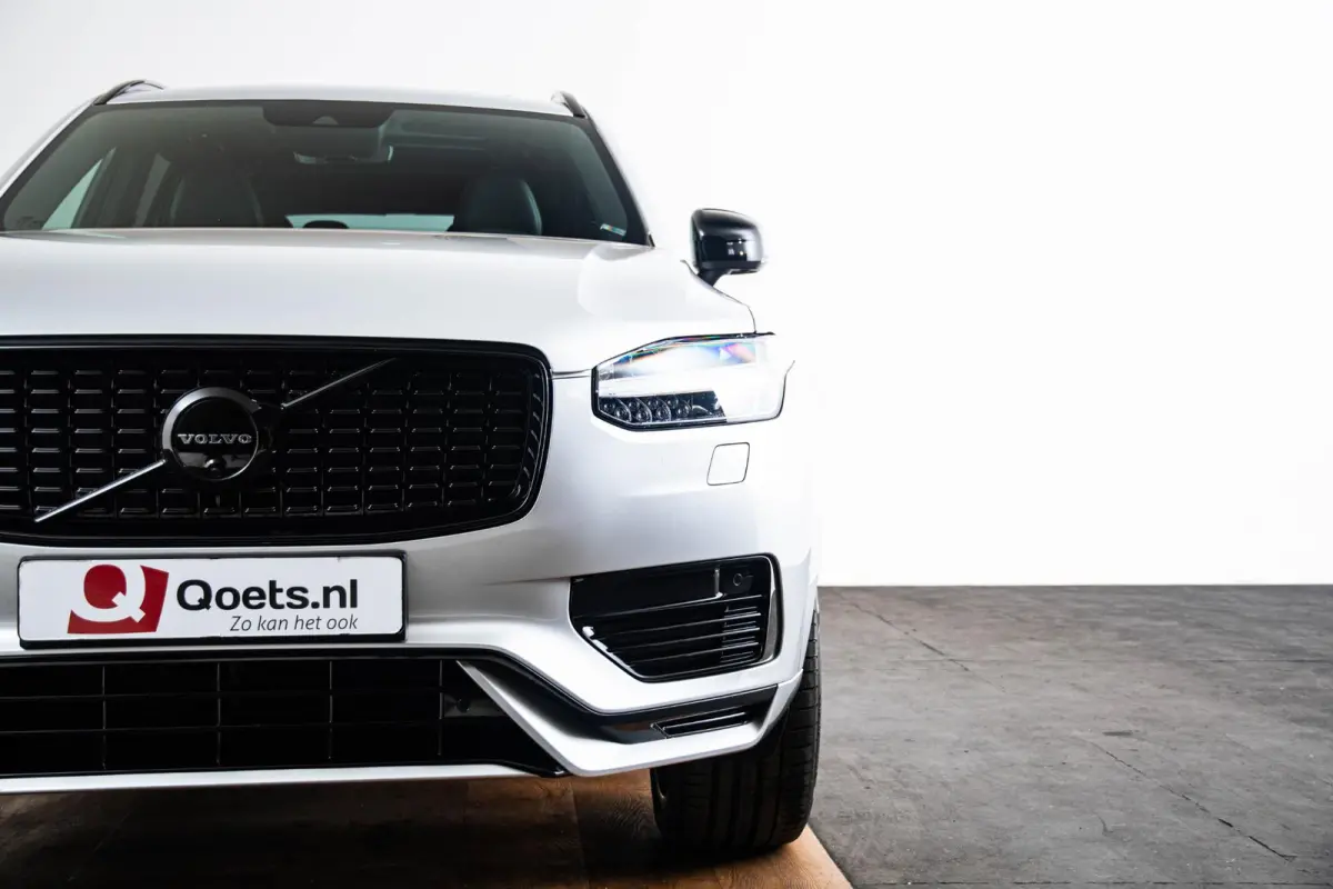 2.0 T8 Recharge AWD R-Design Panoramadak - Trekhaak - B&W - Luchtvering - Head up - achterbank verwarmd - Visual Park Assist - Parkeerverwarming met timer - Verwarmbaar stuurwiel -