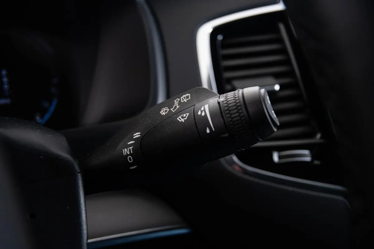 2.0 T8 Recharge AWD R-Design Panoramadak - Trekhaak - B&W - Luchtvering - Head up - achterbank verwarmd - Visual Park Assist - Parkeerverwarming met timer - Verwarmbaar stuurwiel -