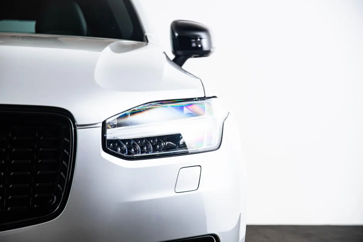 2.0 T8 Recharge AWD R-Design Panoramadak - Trekhaak - B&W - Luchtvering - Head up - achterbank verwarmd - Visual Park Assist - Parkeerverwarming met timer - Verwarmbaar stuurwiel -