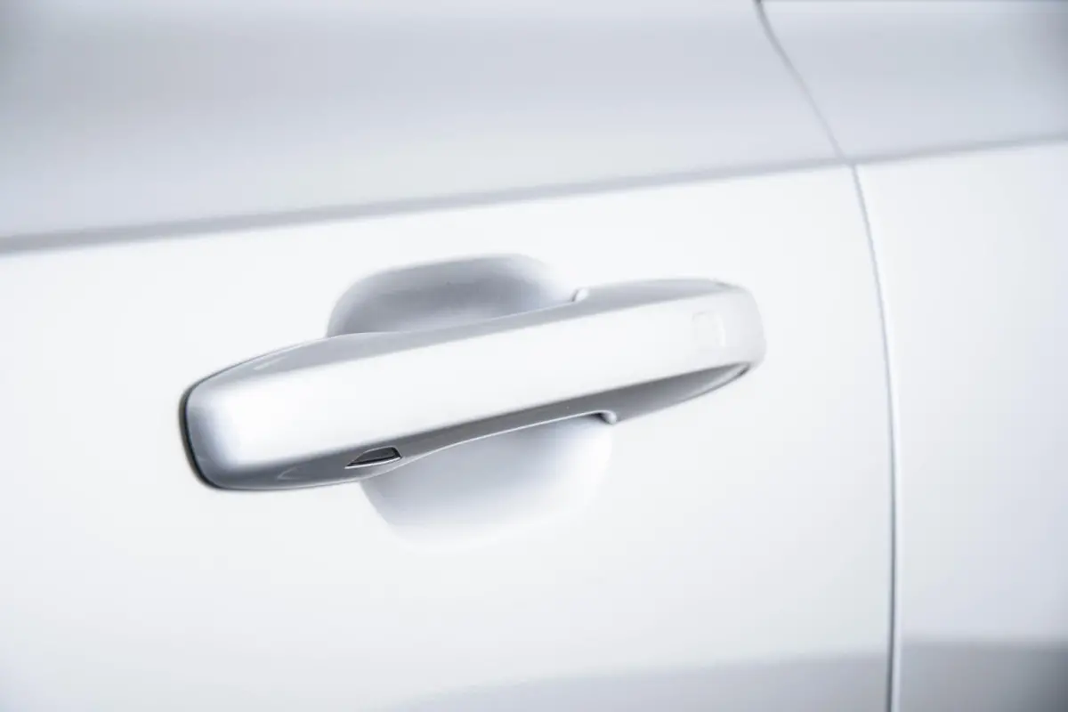 2.0 T8 Recharge AWD R-Design Panoramadak - Trekhaak - B&W - Luchtvering - Head up - achterbank verwarmd - Visual Park Assist - Parkeerverwarming met timer - Verwarmbaar stuurwiel -