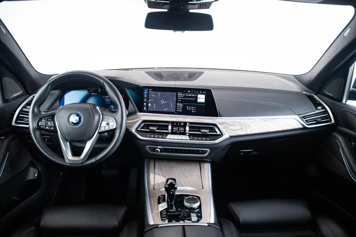 xDrive45e Driving Assistant Professional - Harman kardon - Head up - BMW Laserlight - Comfort Access - Warmte Comfort Pack - Comfortstoelen - Akoestische ramen - Parking Assistant Plus -