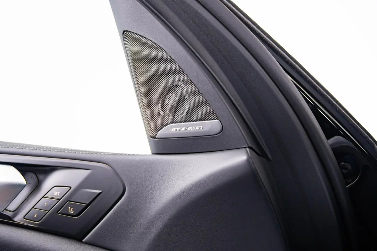 xDrive45e Driving Assistant Professional - Harman kardon - Head up - BMW Laserlight - Comfort Access - Warmte Comfort Pack - Comfortstoelen - Akoestische ramen - Parking Assistant Plus -