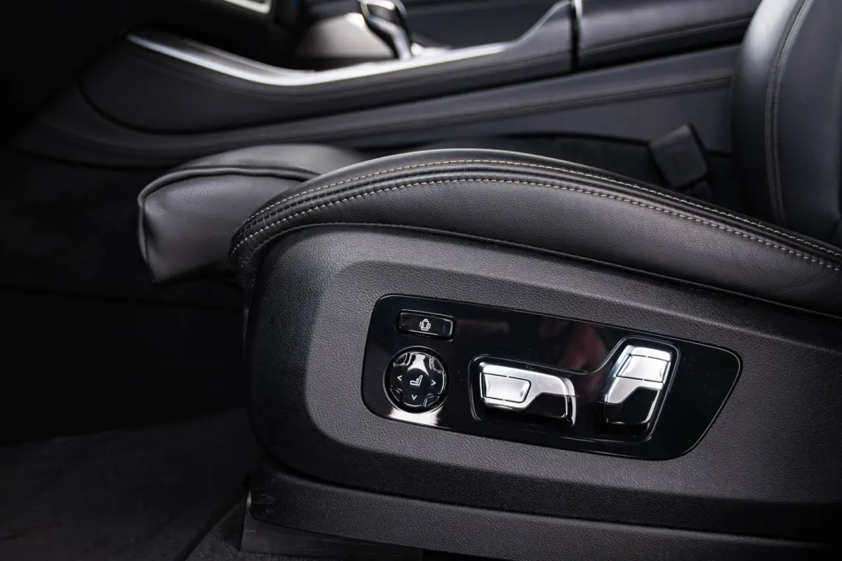 xDrive45e Driving Assistant Professional - Harman kardon - Head up - BMW Laserlight - Comfort Access - Warmte Comfort Pack - Comfortstoelen - Akoestische ramen - Parking Assistant Plus -