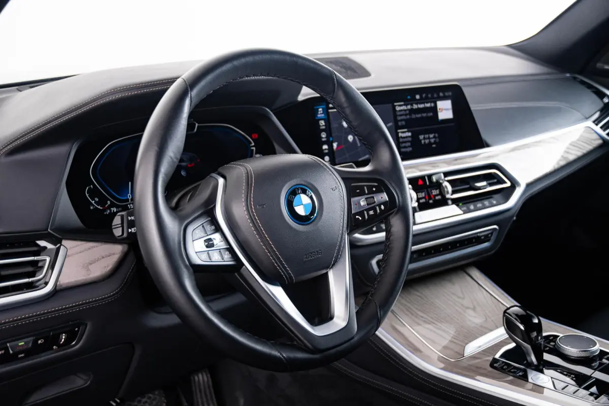 xDrive45e Driving Assistant Professional - Harman kardon - Head up - BMW Laserlight - Comfort Access - Warmte Comfort Pack - Comfortstoelen - Akoestische ramen - Parking Assistant Plus -