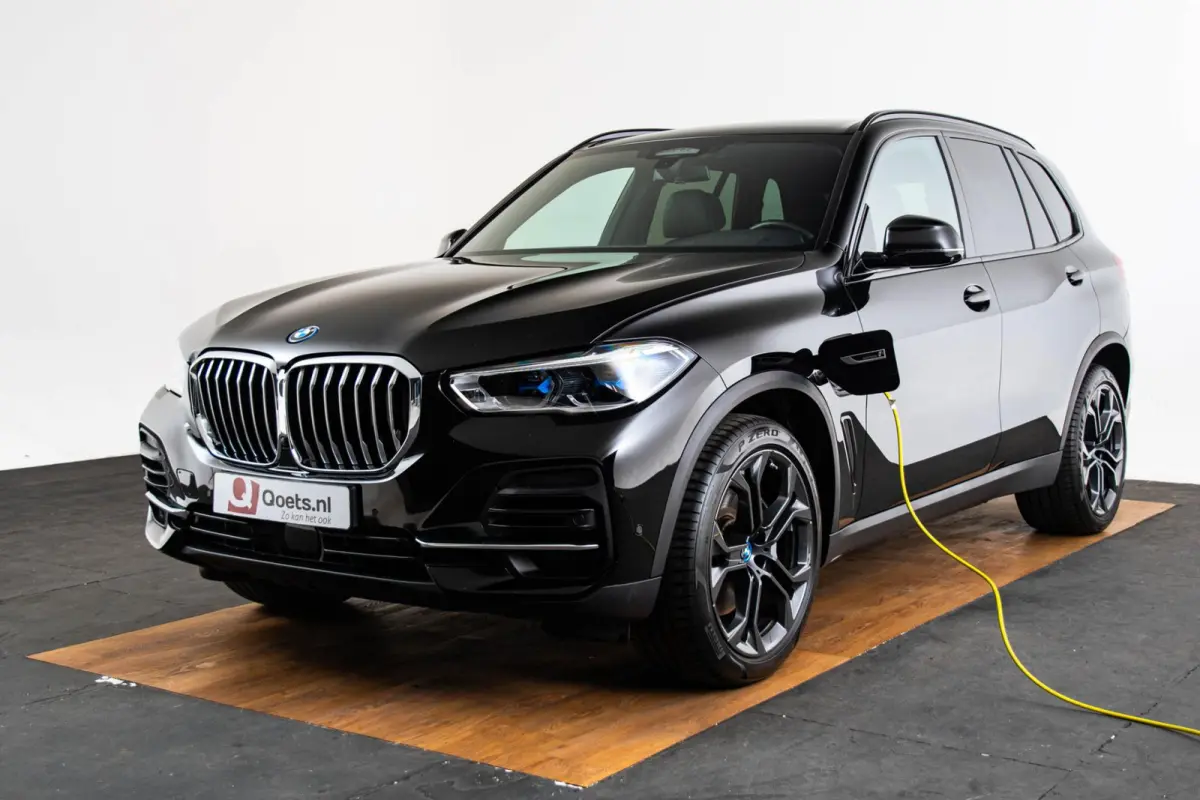 xDrive45e Driving Assistant Professional - Harman kardon - Head up - BMW Laserlight - Comfort Access - Warmte Comfort Pack - Comfortstoelen - Akoestische ramen - Parking Assistant Plus -