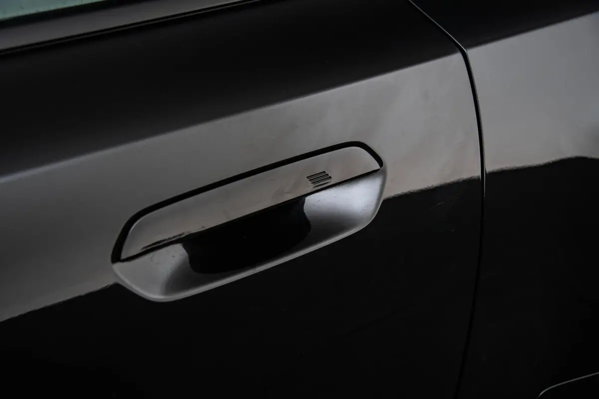 M2 Parking/Driving Assistant - Active Cruise Control - Harman Kardon - Ambiance verlichting - Stuurwielrand verwarmd - Elektrische verstelbare/verwarmde stoelen - Comfort Acces