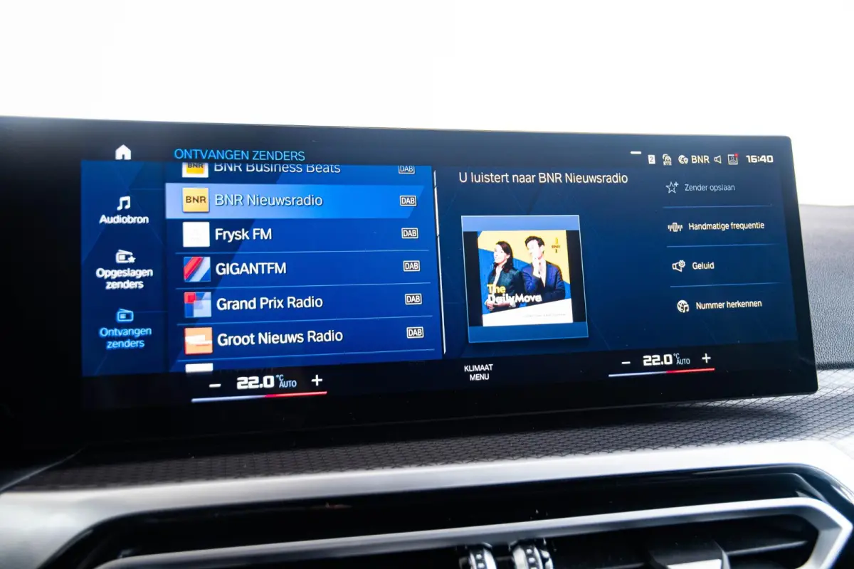M2 Parking/Driving Assistant - Active Cruise Control - Harman Kardon - Ambiance verlichting - Stuurwielrand verwarmd - Elektrische verstelbare/verwarmde stoelen - Comfort Acces