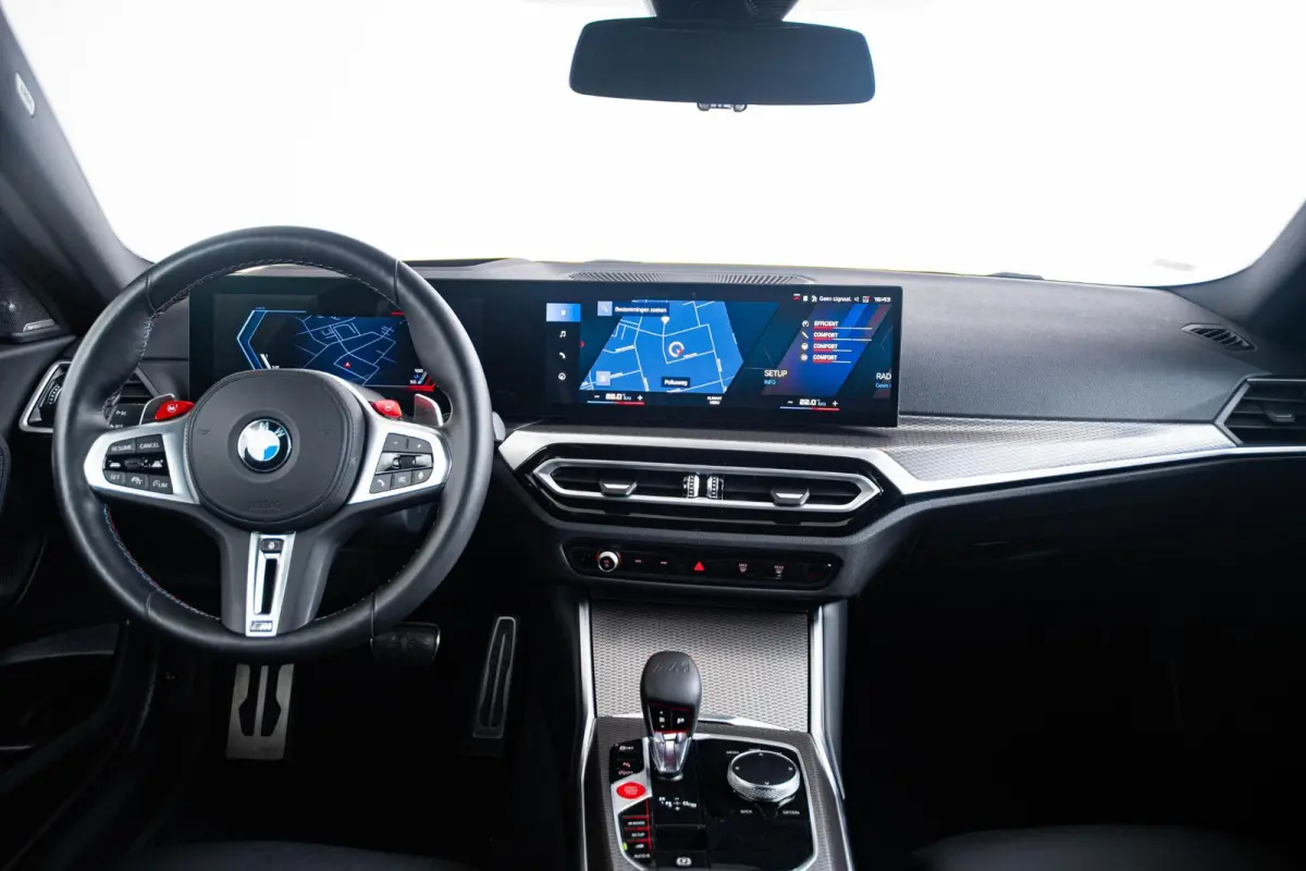 M2 Elektrische verstelbare/verwarmde stoelen - Comfort Acces - Parking/Driving Assistant - Active Cruise Control - Harman Kardon - Ambiance verlichting - Stuurwielrand verwarmd -