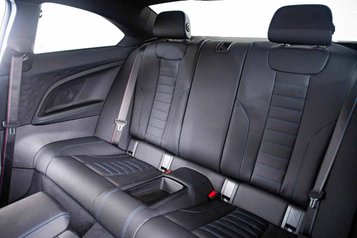 M2 Parking/Driving Assistant - Active Cruise Control - Harman Kardon - Ambiance verlichting - Stuurwielrand verwarmd - Elektrische verstelbare/verwarmde stoelen - Comfort Acces