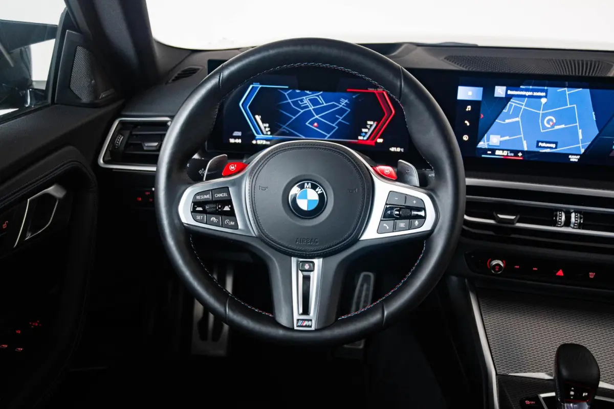 M2 Parking/Driving Assistant - Active Cruise Control - Harman Kardon - Ambiance verlichting - Stuurwielrand verwarmd - Elektrische verstelbare/verwarmde stoelen - Comfort Acces