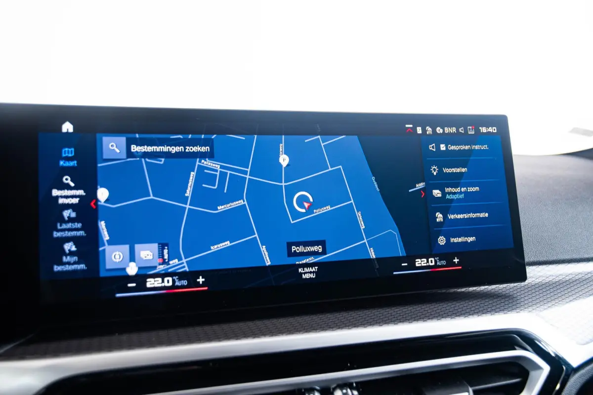 M2 Parking/Driving Assistant - Active Cruise Control - Harman Kardon - Ambiance verlichting - Stuurwielrand verwarmd - Elektrische verstelbare/verwarmde stoelen - Comfort Acces