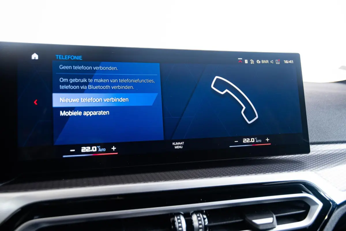 M2 Parking/Driving Assistant - Active Cruise Control - Harman Kardon - Ambiance verlichting - Stuurwielrand verwarmd - Elektrische verstelbare/verwarmde stoelen - Comfort Acces