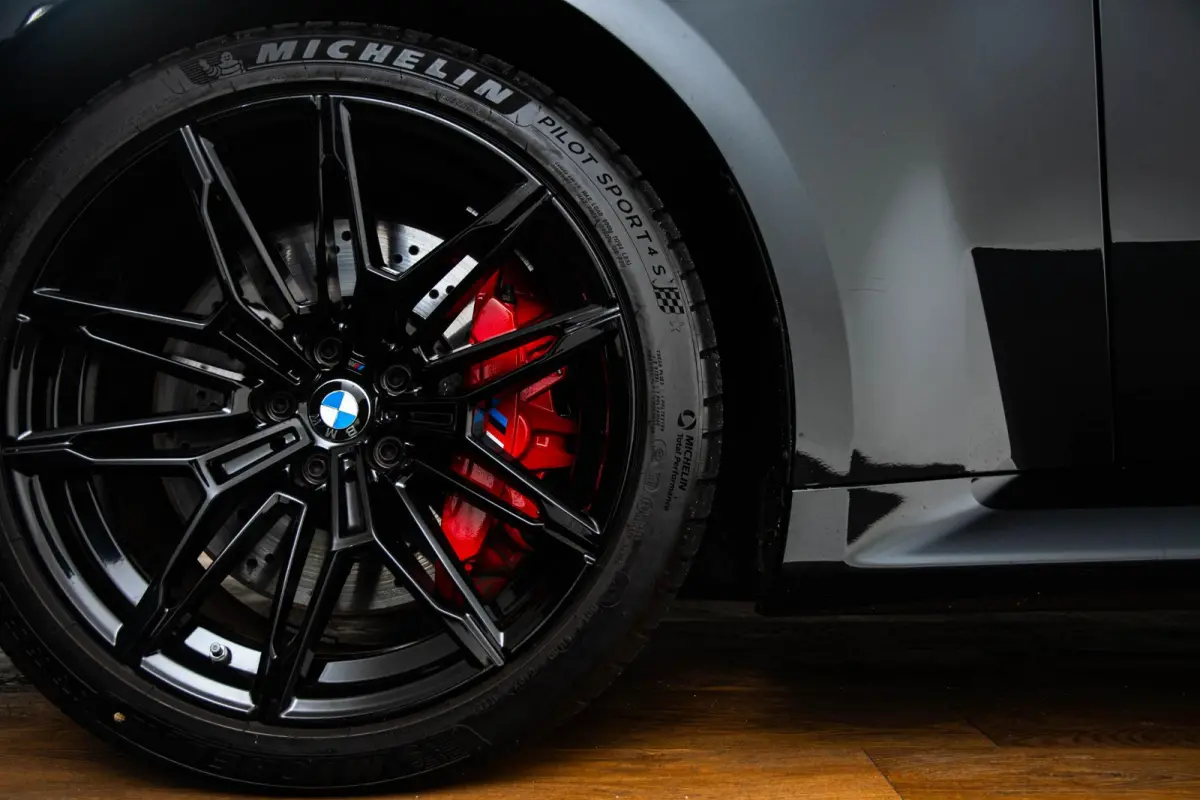 M2 Parking/Driving Assistant - Active Cruise Control - Harman Kardon - Ambiance verlichting - Stuurwielrand verwarmd - Elektrische verstelbare/verwarmde stoelen - Comfort Acces