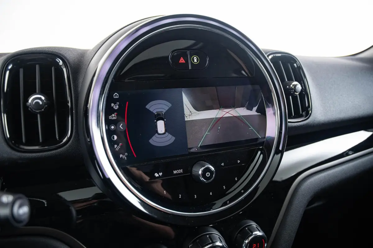 1.5 Cooper Panoramdak - Active Cruise Control - Driving/park Assistant - Harman Kardon - Achteruitrijcamera - Comfort acces - Elektrisch verwarmbare/verstelbare voorstoelen -