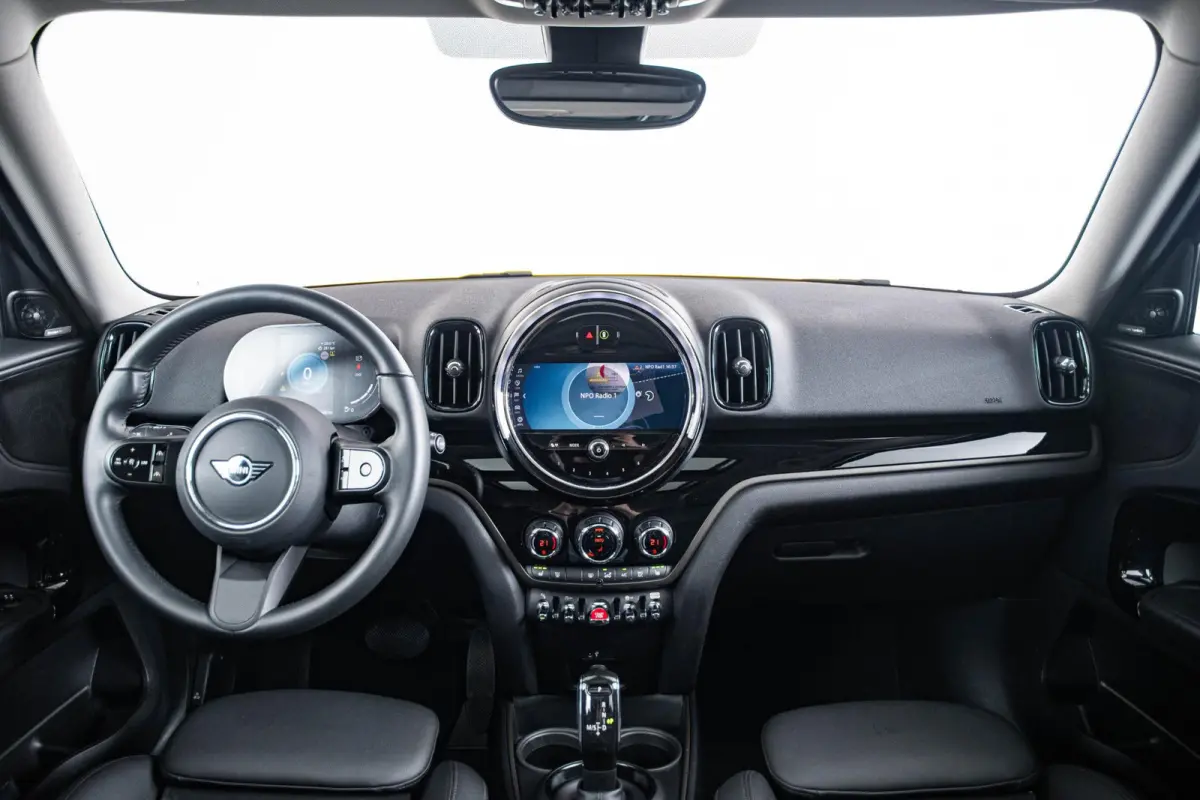 1.5 Cooper Panoramdak - Active Cruise Control - Driving/park Assistant - Harman Kardon - Achteruitrijcamera - Comfort acces - Elektrisch verwarmbare/verstelbare voorstoelen -