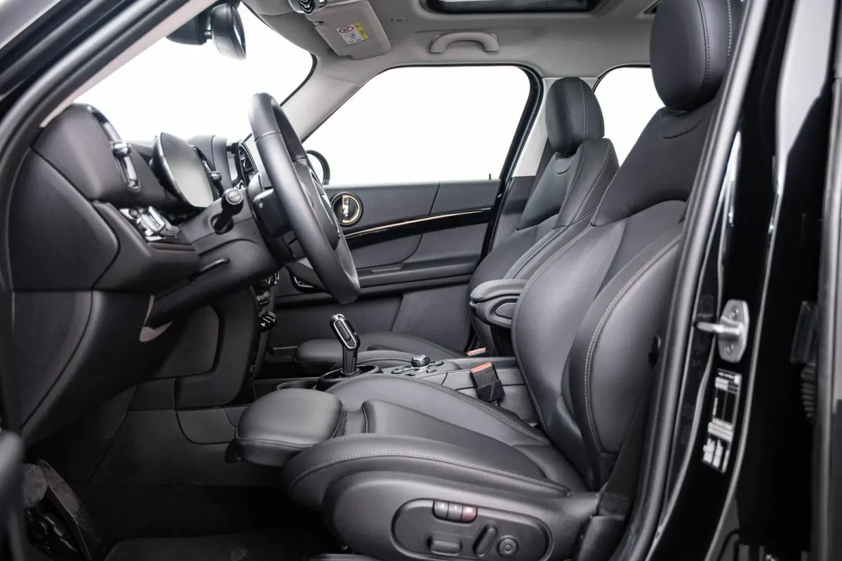 1.5 Cooper Panoramdak - Active Cruise Control - Driving/park Assistant - Harman Kardon - Achteruitrijcamera - Comfort acces - Elektrisch verwarmbare/verstelbare voorstoelen -