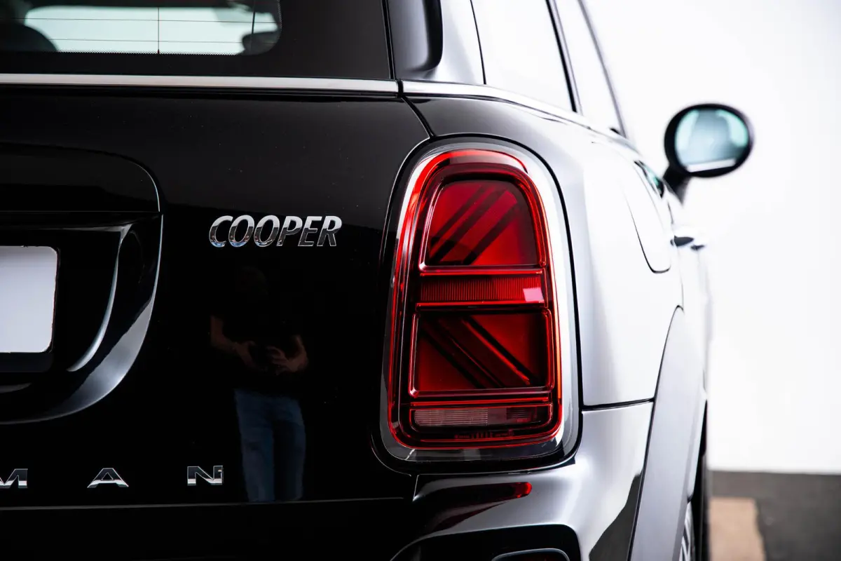 1.5 Cooper Panoramdak - Active Cruise Control - Driving/park Assistant - Harman Kardon - Achteruitrijcamera - Comfort acces - Elektrisch verwarmbare/verstelbare voorstoelen -