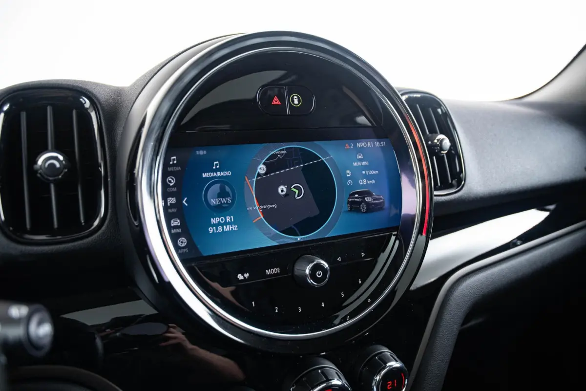 1.5 Cooper Panoramdak - Active Cruise Control - Driving/park Assistant - Harman Kardon - Achteruitrijcamera - Comfort acces - Elektrisch verwarmbare/verstelbare voorstoelen -