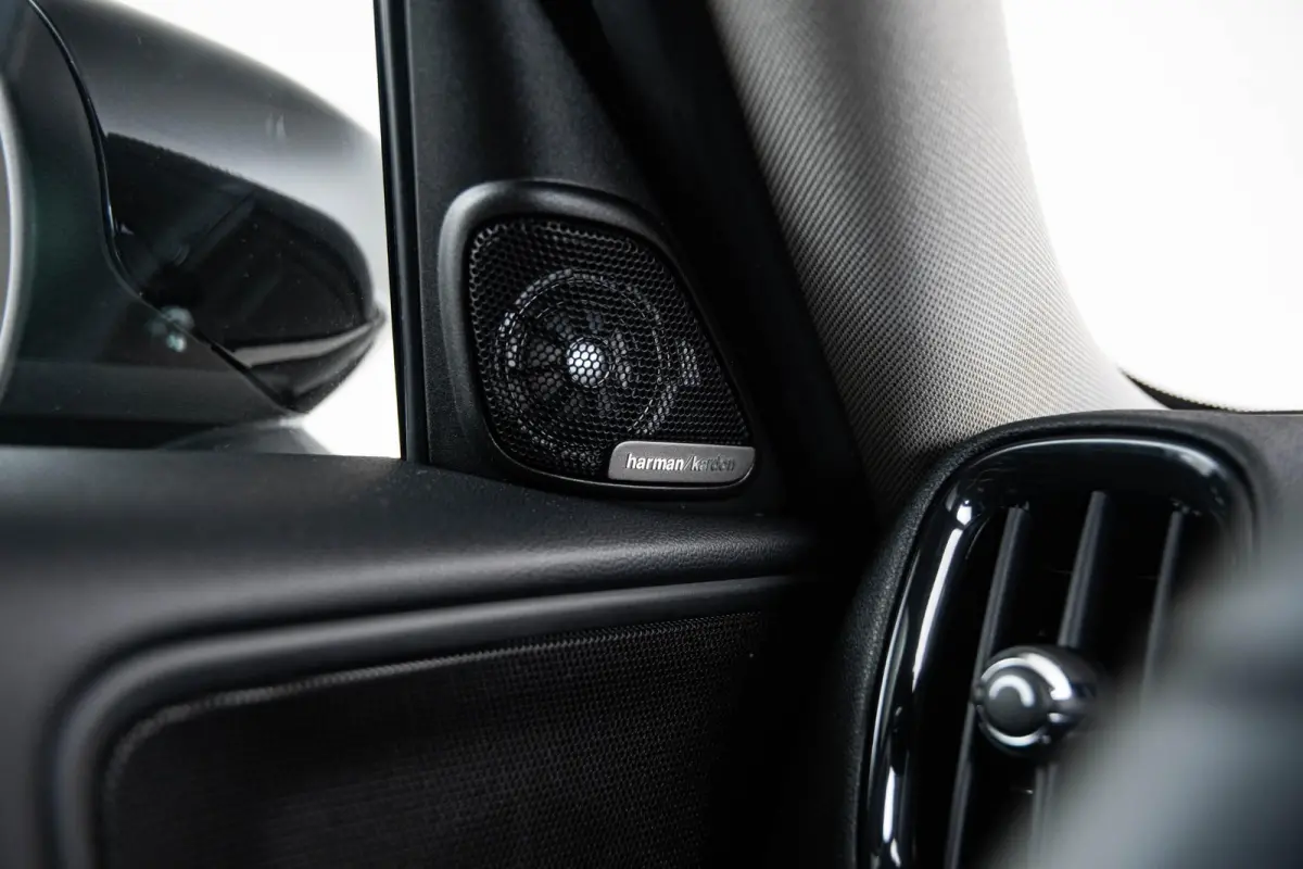 1.5 Cooper Panoramdak - Active Cruise Control - Driving/park Assistant - Harman Kardon - Achteruitrijcamera - Comfort acces - Elektrisch verwarmbare/verstelbare voorstoelen -