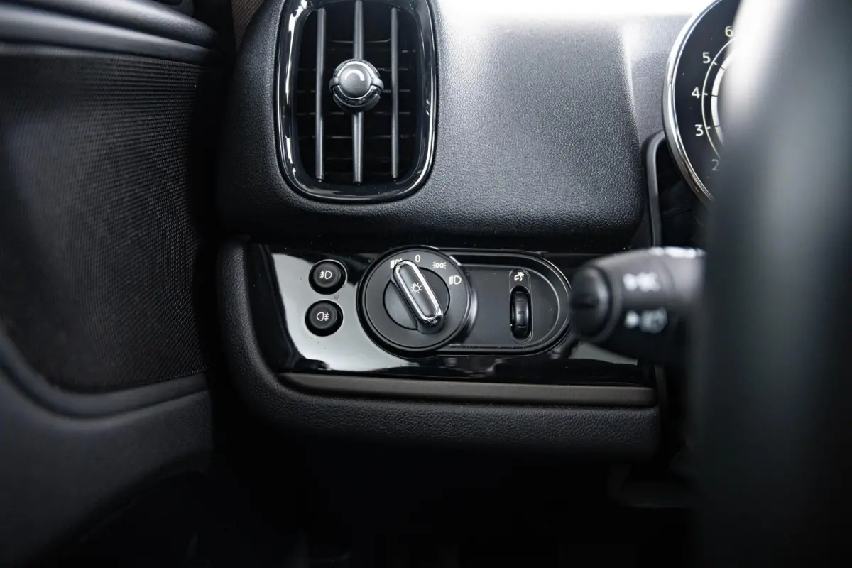 1.5 Cooper Panoramdak - Active Cruise Control - Driving/park Assistant - Harman Kardon - Achteruitrijcamera - Comfort acces - Elektrisch verwarmbare/verstelbare voorstoelen -