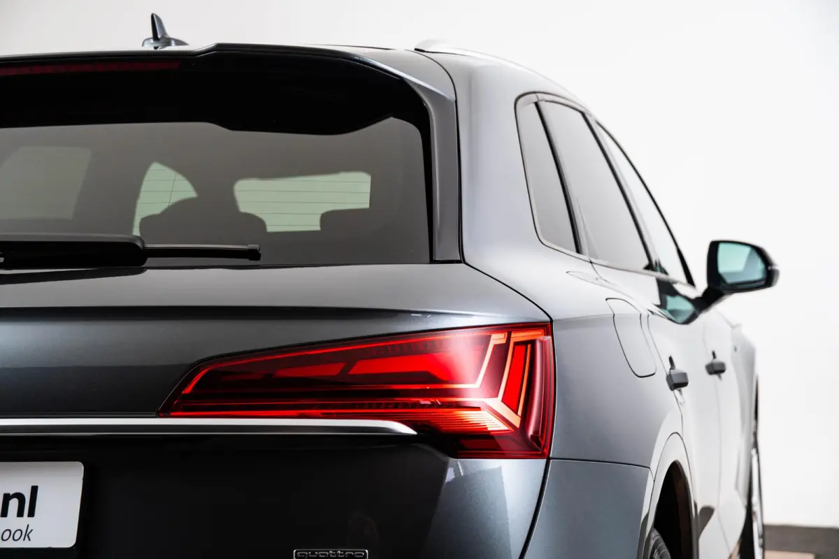 50 TFSI e S edition Panoramadak - Multifunctioneel stuur plus - interieurvoorverwarming - Audi soundsystem - Achterbank plus - Sportstoelen - stoelverwarming voor - Assistentiepakket City -