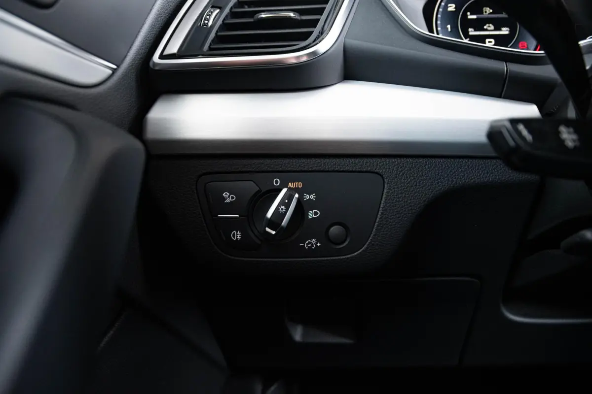 50 TFSI e S edition Panoramadak - Multifunctioneel stuur plus - interieurvoorverwarming - Audi soundsystem - Achterbank plus - Sportstoelen - stoelverwarming voor - Assistentiepakket City -
