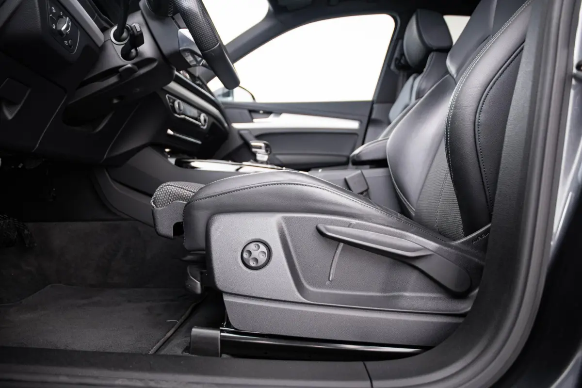 50 TFSI e S edition Panoramadak - Multifunctioneel stuur plus - interieurvoorverwarming - Audi soundsystem - Achterbank plus - Sportstoelen - stoelverwarming voor - Assistentiepakket City -
