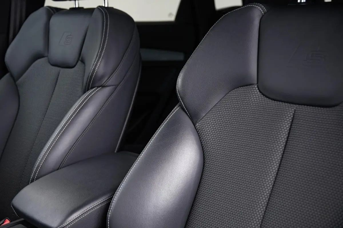 50 TFSI e S edition Panoramadak - Multifunctioneel stuur plus - interieurvoorverwarming - Audi soundsystem - Achterbank plus - Sportstoelen - stoelverwarming voor - Assistentiepakket City -