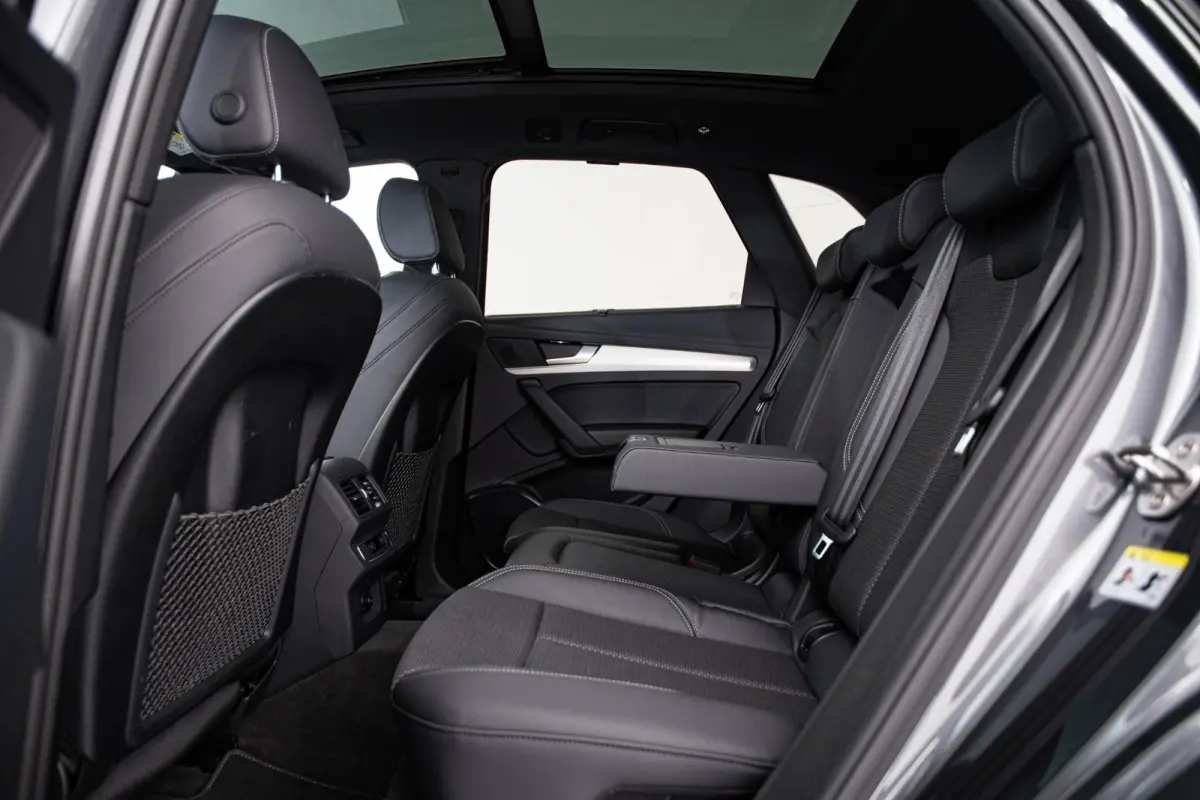 50 TFSI e S edition Panoramadak - Multifunctioneel stuur plus - interieurvoorverwarming - Audi soundsystem - Achterbank plus - Sportstoelen - stoelverwarming voor - Assistentiepakket City -