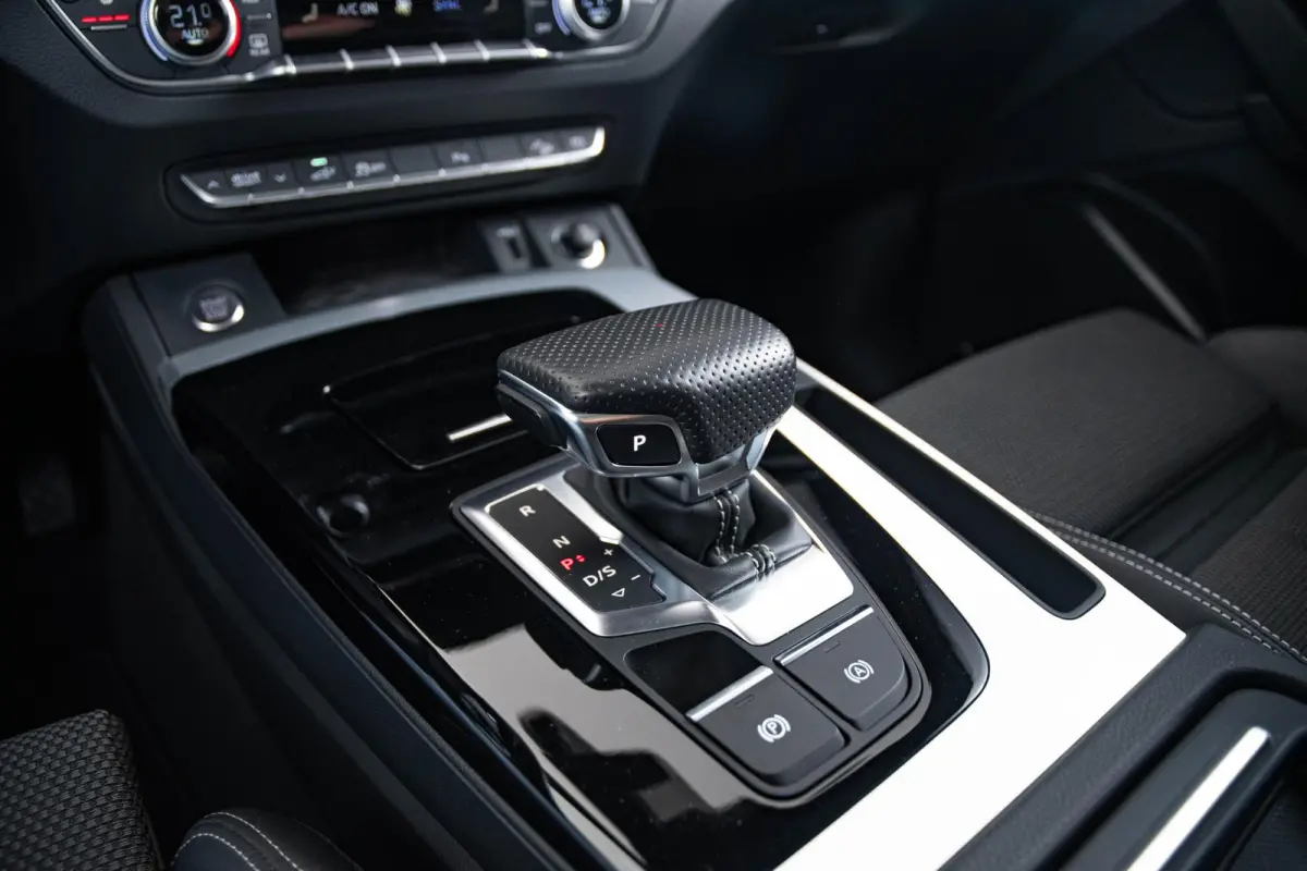 50 TFSI e S edition Panoramadak - Multifunctioneel stuur plus - interieurvoorverwarming - Audi soundsystem - Achterbank plus - Sportstoelen - stoelverwarming voor - Assistentiepakket City -