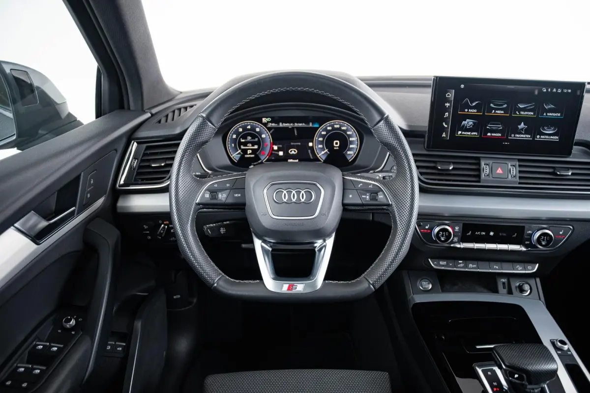 50 TFSI e S edition Panoramadak - Multifunctioneel stuur plus - interieurvoorverwarming - Audi soundsystem - Achterbank plus - Sportstoelen - stoelverwarming voor - Assistentiepakket City -