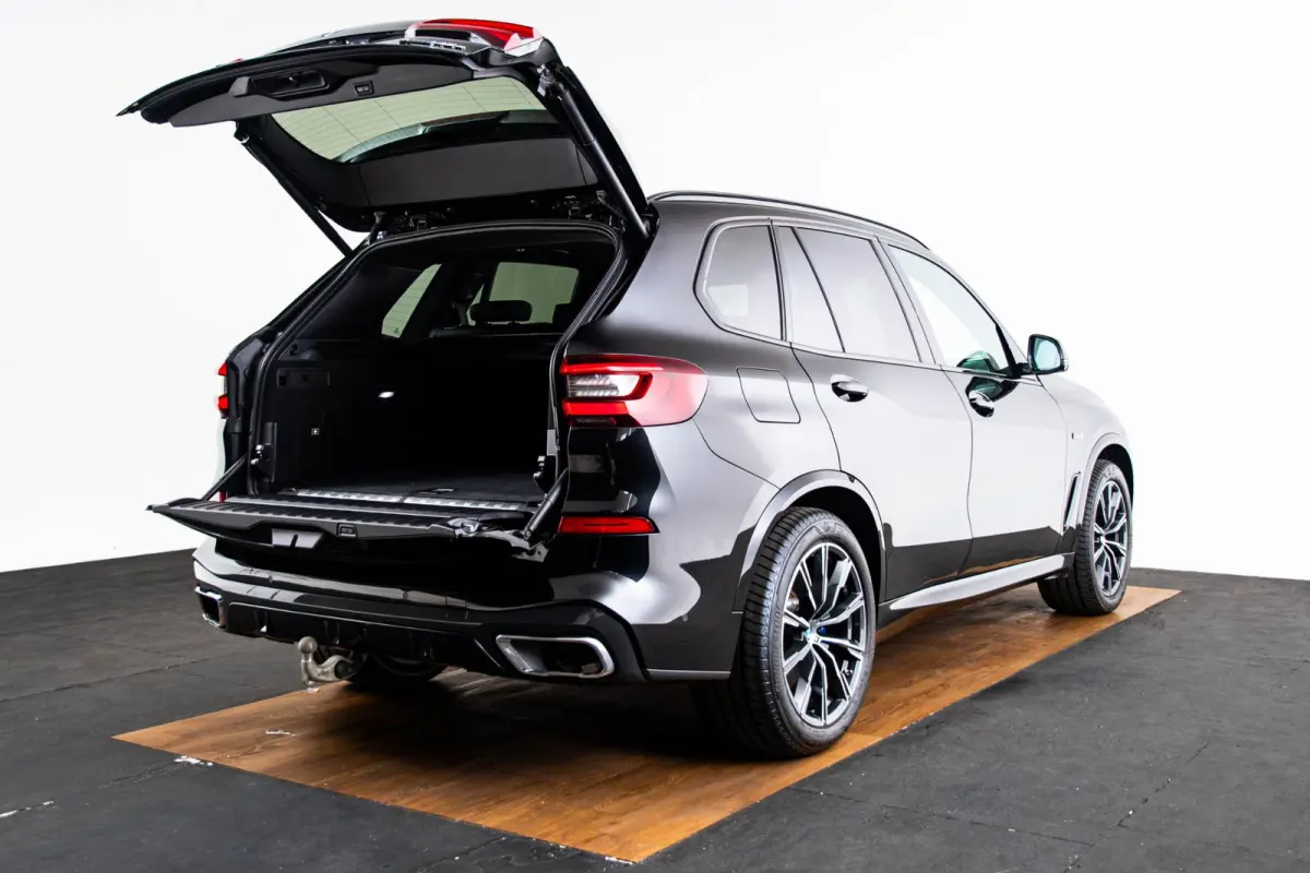 xDrive45e High Executive M Sport - Trekhaak - Panoramadak - Driving Assistant Professional - Warmte Comfort Pack Voor - Comfortstoelen  - Soft Close - BMW Laserlight - Comfort Access - Head 