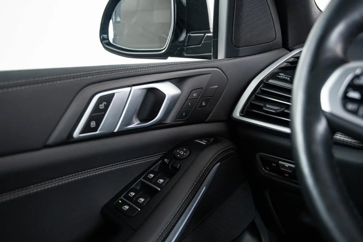 xDrive45e High Executive M Sport - Trekhaak - Panoramadak - Driving Assistant Professional - Warmte Comfort Pack Voor - Comfortstoelen  - Soft Close - BMW Laserlight - Comfort Access - Head 