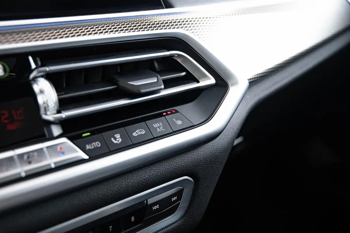 xDrive45e High Executive M Sport - Trekhaak - Panoramadak - Driving Assistant Professional - Warmte Comfort Pack Voor - Comfortstoelen  - Soft Close - BMW Laserlight - Comfort Access - Head 