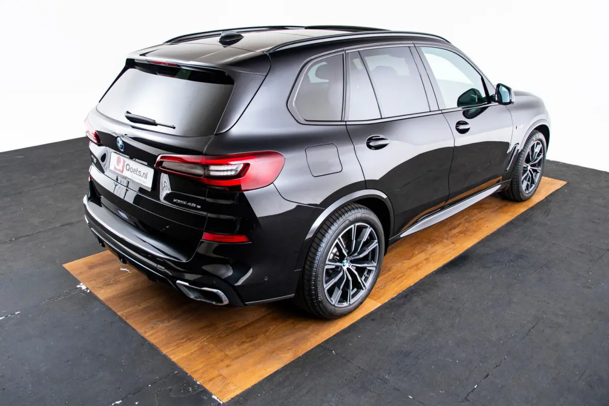 xDrive45e High Executive M Sport - Trekhaak - Panoramadak - Driving Assistant Professional - Warmte Comfort Pack Voor - Comfortstoelen  - Soft Close - BMW Laserlight - Comfort Access - Head 