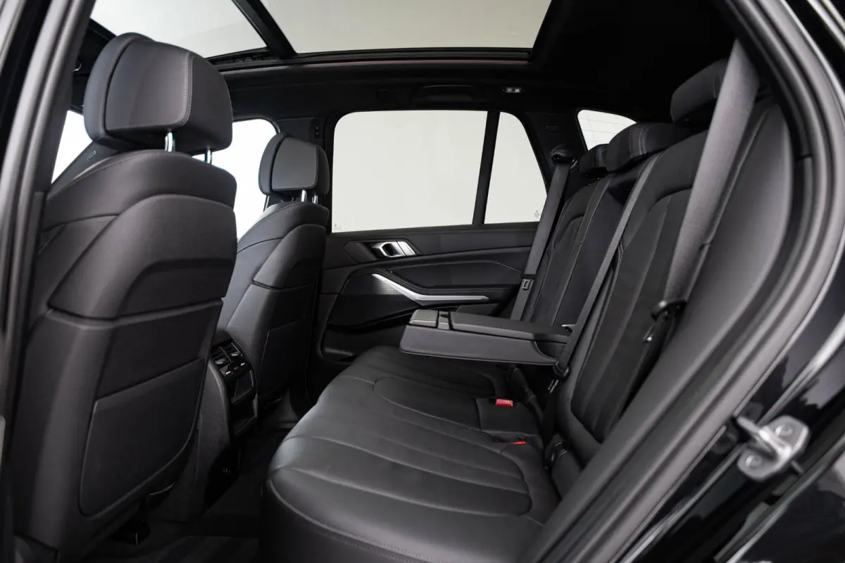 xDrive45e High Executive M Sport - Trekhaak - Panoramadak - Driving Assistant Professional - Warmte Comfort Pack Voor - Comfortstoelen  - Soft Close - BMW Laserlight - Comfort Access - Head 