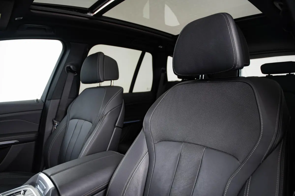xDrive45e High Executive M Sport - Trekhaak - Panoramadak - Driving Assistant Professional - Warmte Comfort Pack Voor - Comfortstoelen  - Soft Close - BMW Laserlight - Comfort Access - Head 