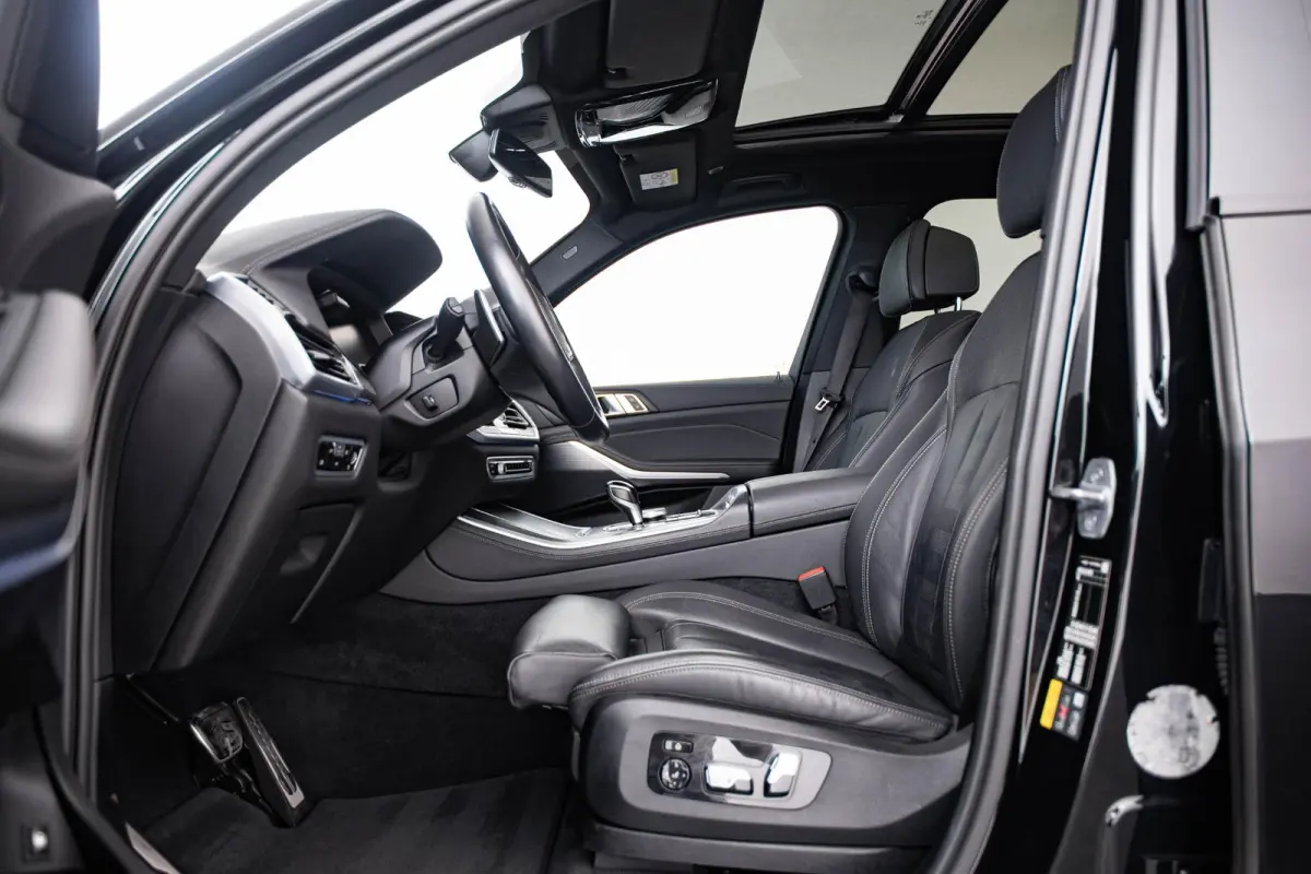 xDrive45e High Executive M Sport - Trekhaak - Panoramadak - Driving Assistant Professional - Warmte Comfort Pack Voor - Comfortstoelen  - Soft Close - BMW Laserlight - Comfort Access - Head 