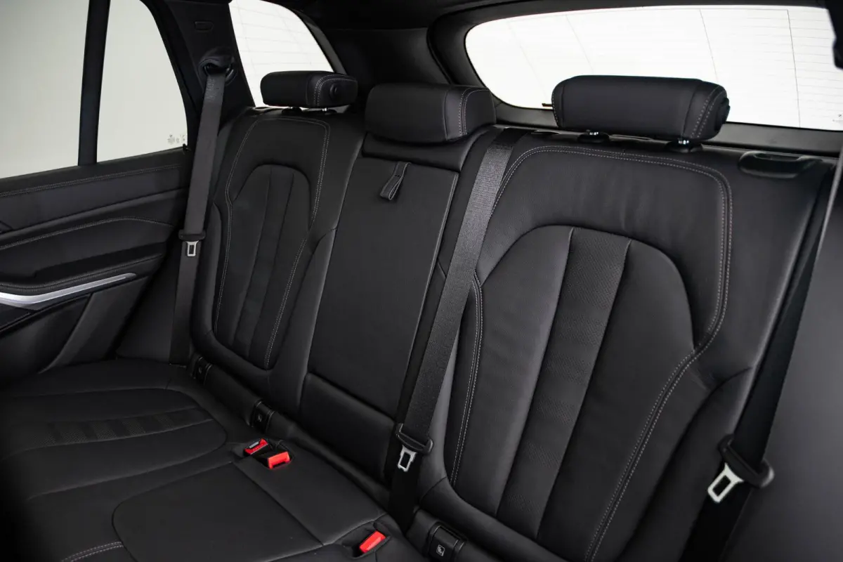 xDrive45e High Executive M Sport - Trekhaak - Panoramadak - Driving Assistant Professional - Warmte Comfort Pack Voor - Comfortstoelen  - Soft Close - BMW Laserlight - Comfort Access - Head 