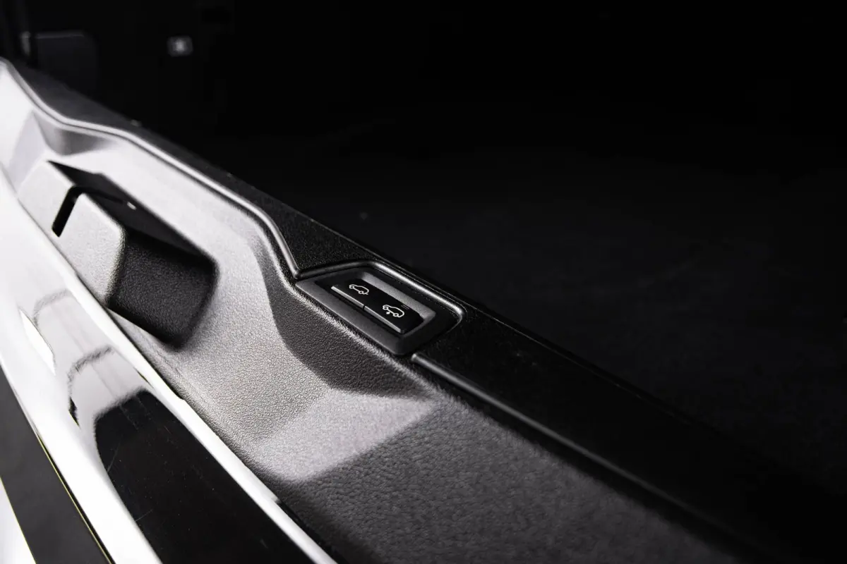xDrive45e High Executive M Sport - Trekhaak - Panoramadak - Driving Assistant Professional - Warmte Comfort Pack Voor - Comfortstoelen  - Soft Close - BMW Laserlight - Comfort Access - Head 