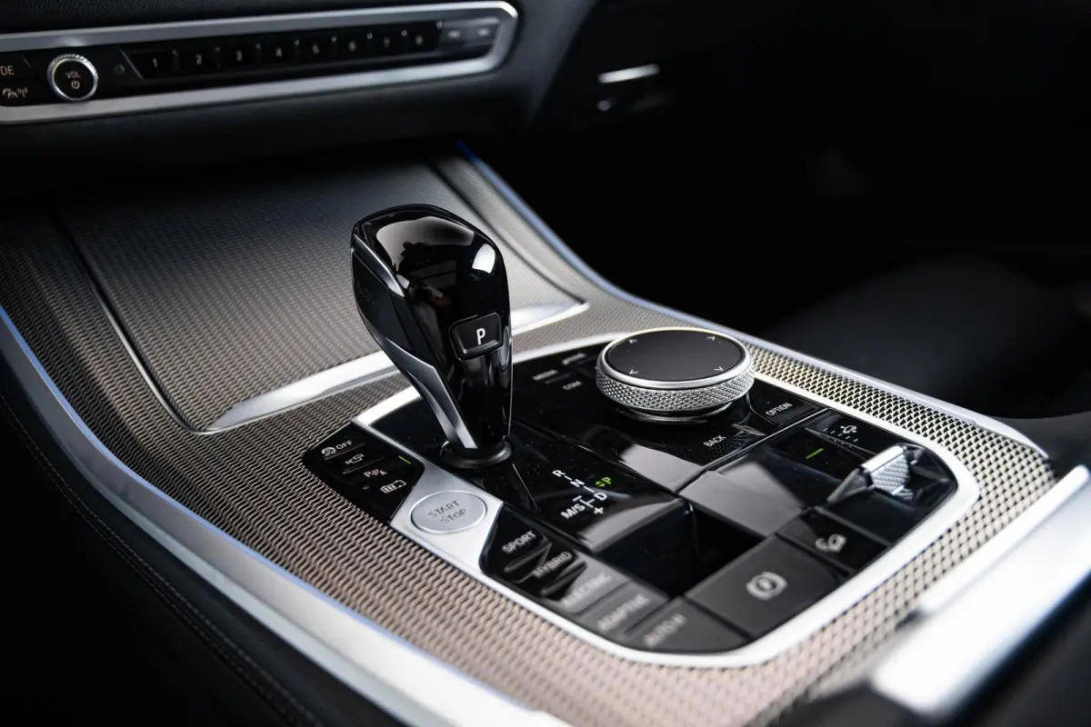 xDrive45e High Executive M Sport - Trekhaak - Panoramadak - Driving Assistant Professional - Warmte Comfort Pack Voor - Comfortstoelen  - Soft Close - BMW Laserlight - Comfort Access - Head 