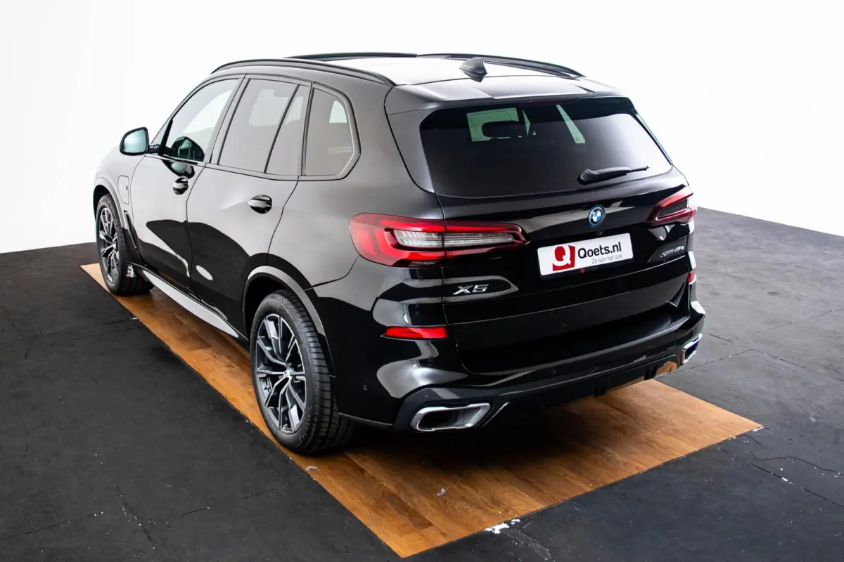xDrive45e High Executive M Sport - Trekhaak - Panoramadak - Driving Assistant Professional - Warmte Comfort Pack Voor - Comfortstoelen  - Soft Close - BMW Laserlight - Comfort Access - Head 