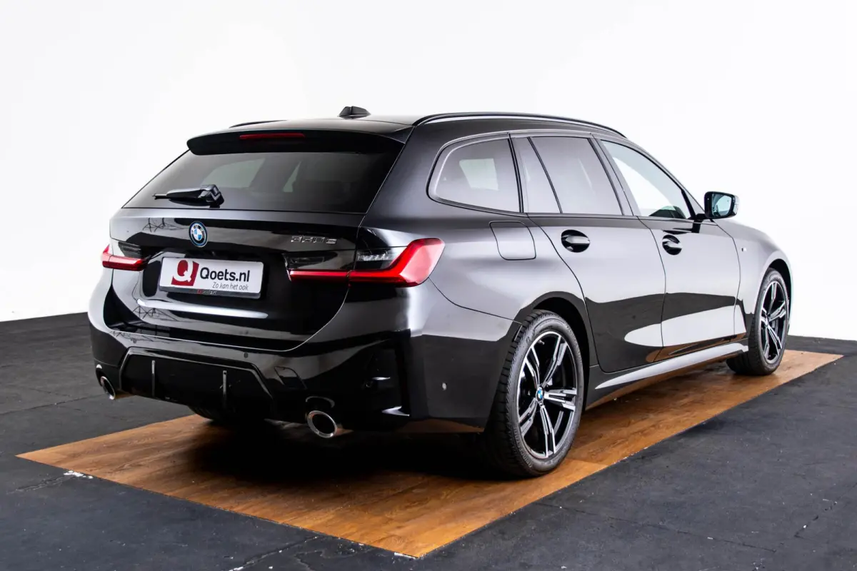 330e M Sport - Comfort Access - Active Cruise Control - Zonneschermen achterramen - Elektrisch verstelbare/verwarmde voorstoelen - Parking Assistant Plus - Getinte ruiten -