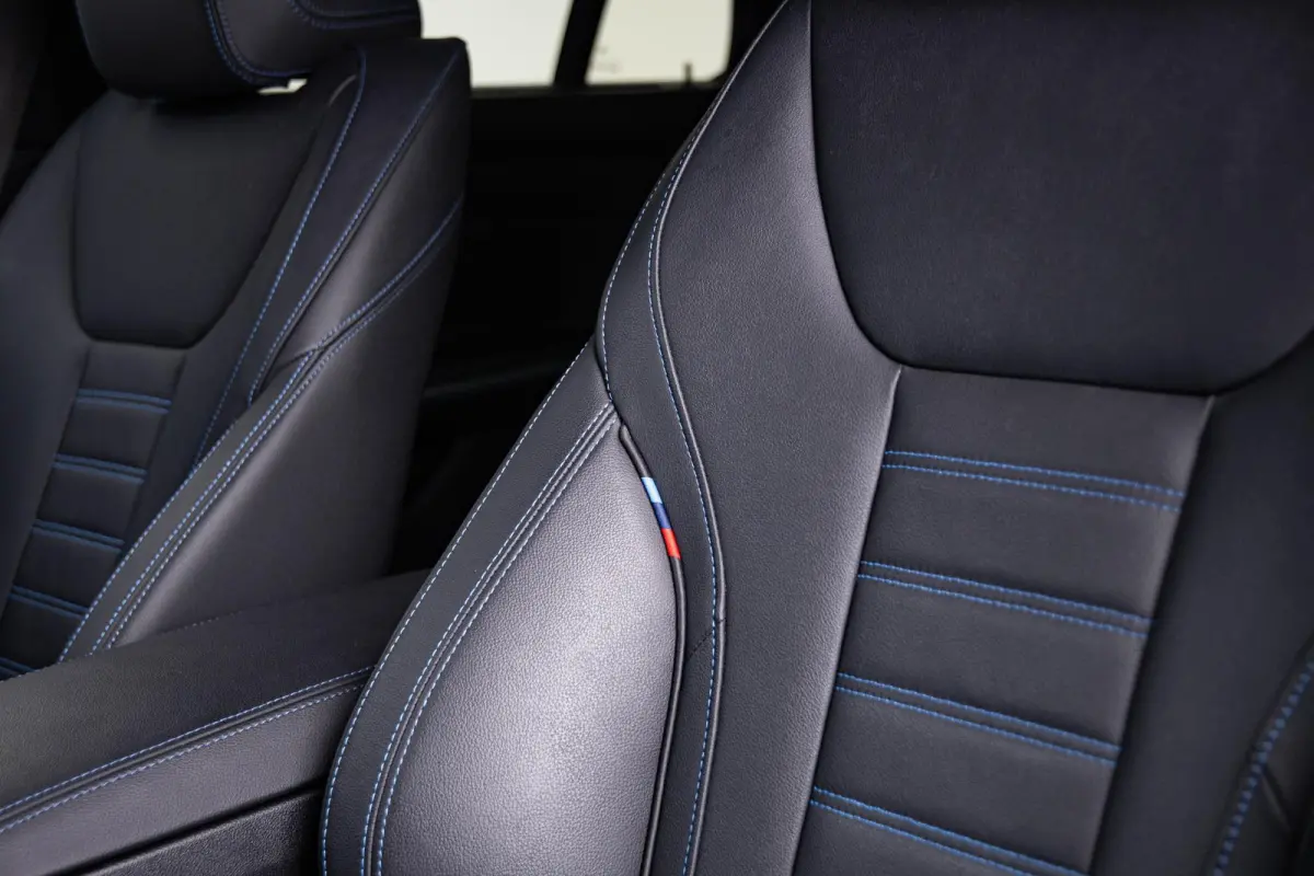 330e M Sport - Comfort Access - Active Cruise Control - Zonneschermen achterramen - Elektrisch verstelbare/verwarmde voorstoelen - Parking Assistant Plus - Getinte ruiten -