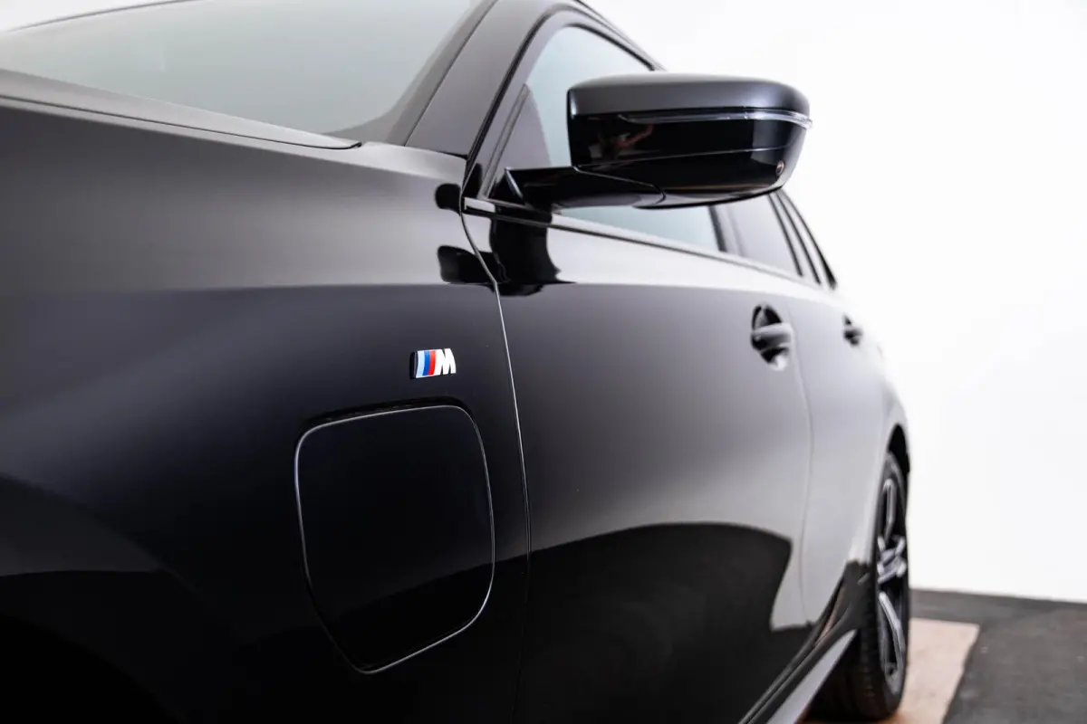 330e M Sport - Comfort Access - Active Cruise Control - Zonneschermen achterramen - Elektrisch verstelbare/verwarmde voorstoelen - Parking Assistant Plus - Getinte ruiten -