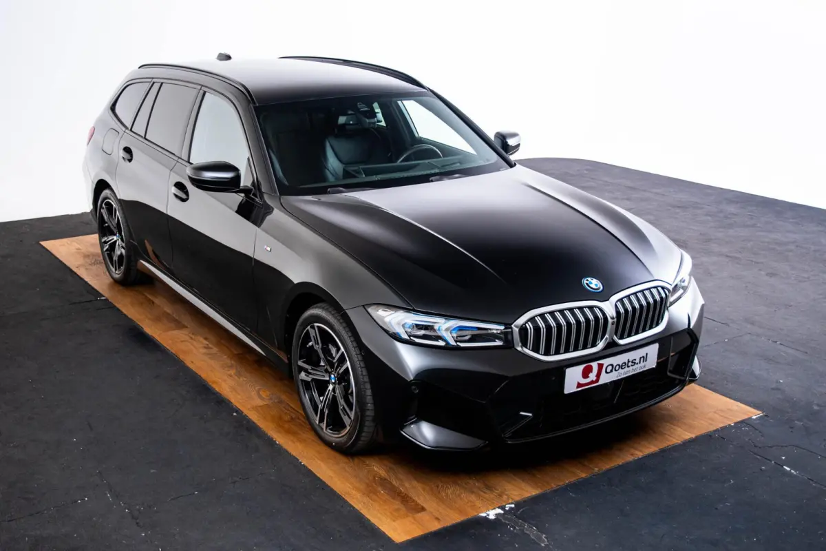 330e M Sport - Comfort Access - Active Cruise Control - Zonneschermen achterramen - Elektrisch verstelbare/verwarmde voorstoelen - Parking Assistant Plus - Getinte ruiten -