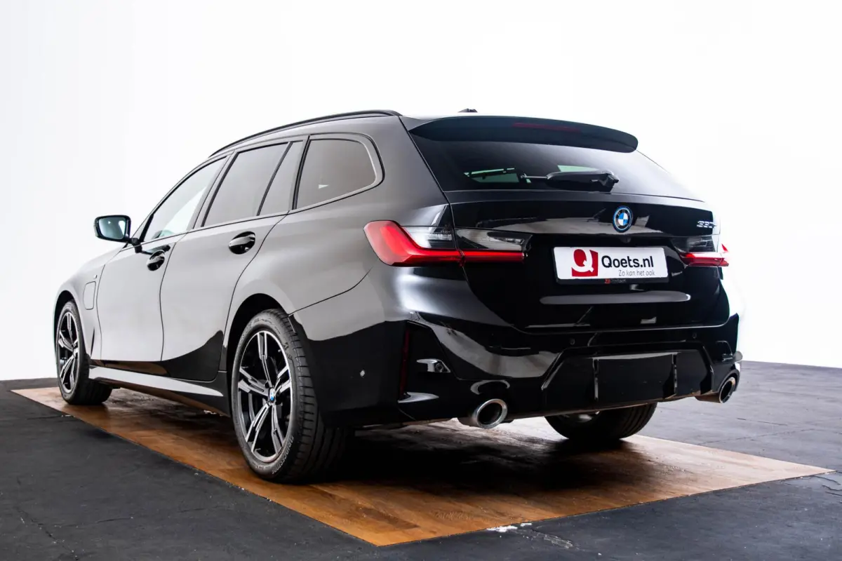 330e M Sport - Comfort Access - Active Cruise Control - Zonneschermen achterramen - Elektrisch verstelbare/verwarmde voorstoelen - Parking Assistant Plus - Getinte ruiten -
