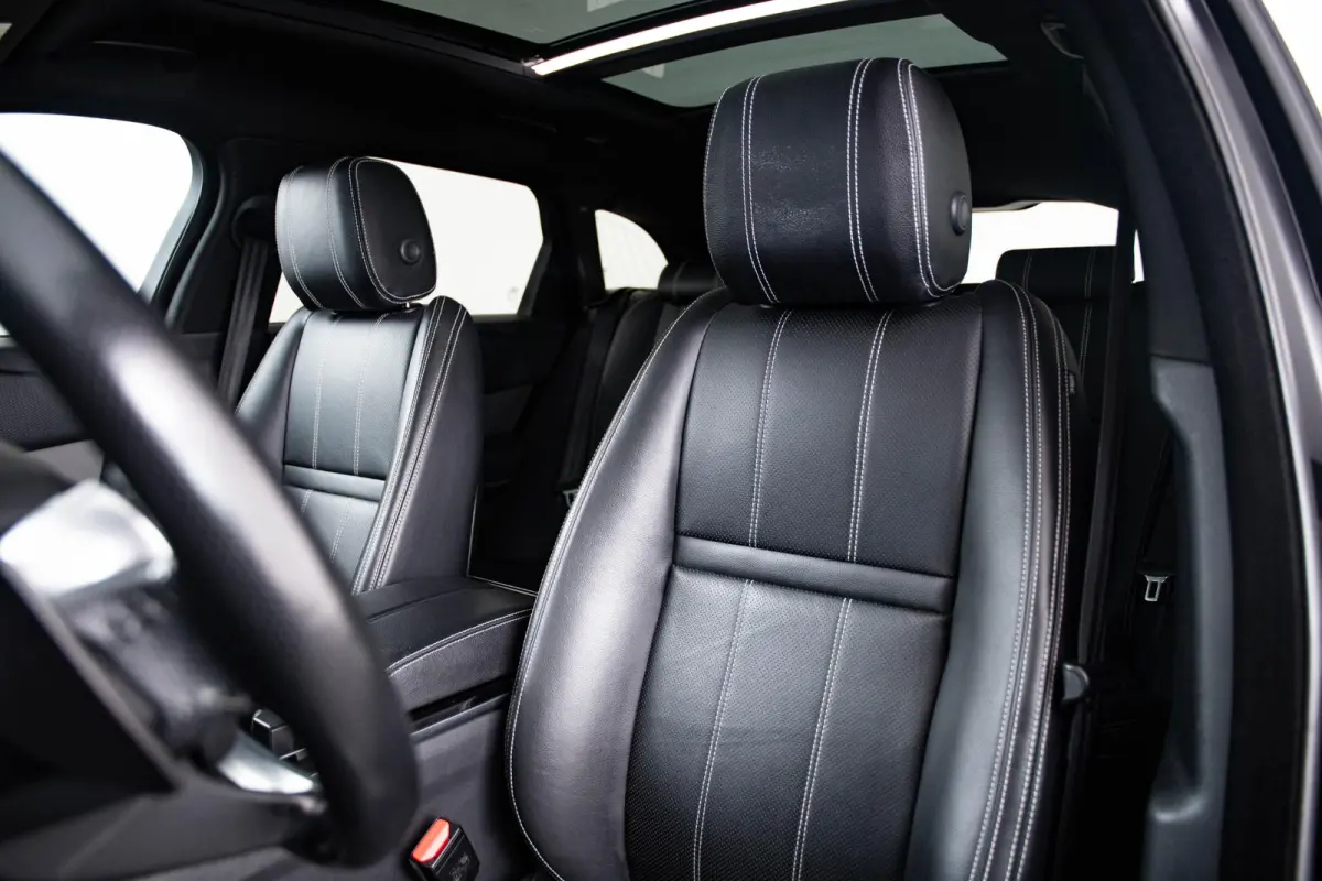 2.0 P250 Turbo AWD S Trekhaak - Panormamadak - Black Pack - Adaptive Dynamics - 21 inch - Leder - PDC - Meridian - Navigatie