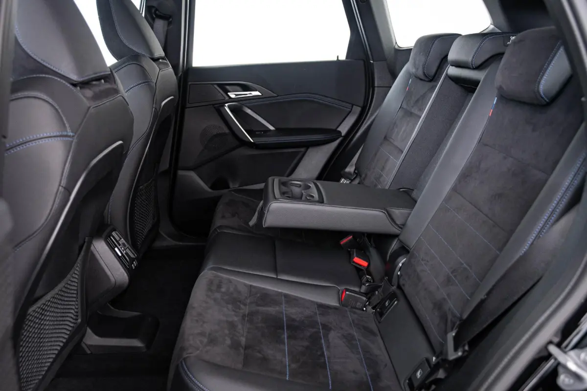 xDrive25e M Sport - Trekhaak - Driving Assistant Plus - Premium Pack - Elektrisch verwarmde voorstoelen - Sportstoelen - Grootlichtassistent -